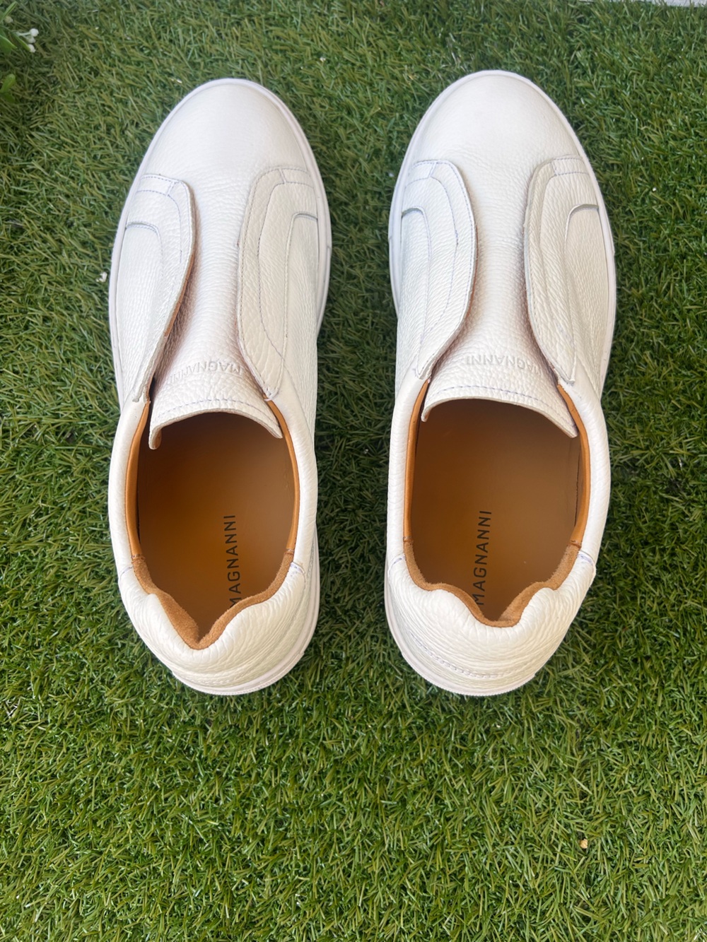 MAGNANNI Laska Slip-On Sneaker
WHITE men size 9.5 new
$475 - Picture 8 of 16